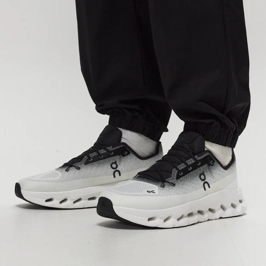Cloudtilt | Black / Ivory